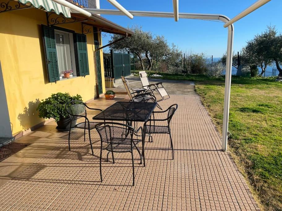 Casa Vista Mare - Superb Garden And Parking Included Villa Imperia Exteriör bild
