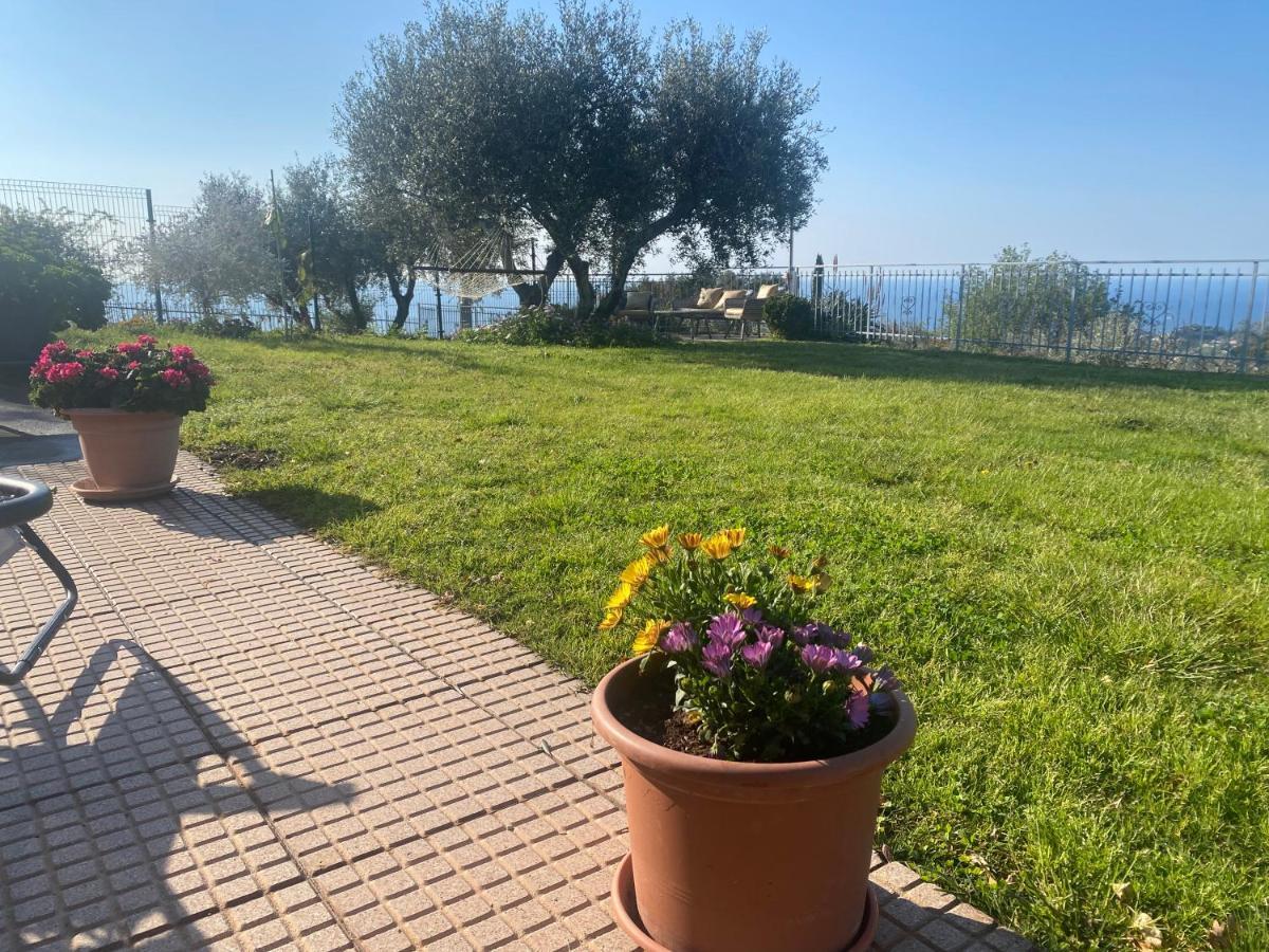 Casa Vista Mare - Superb Garden And Parking Included Villa Imperia Exteriör bild