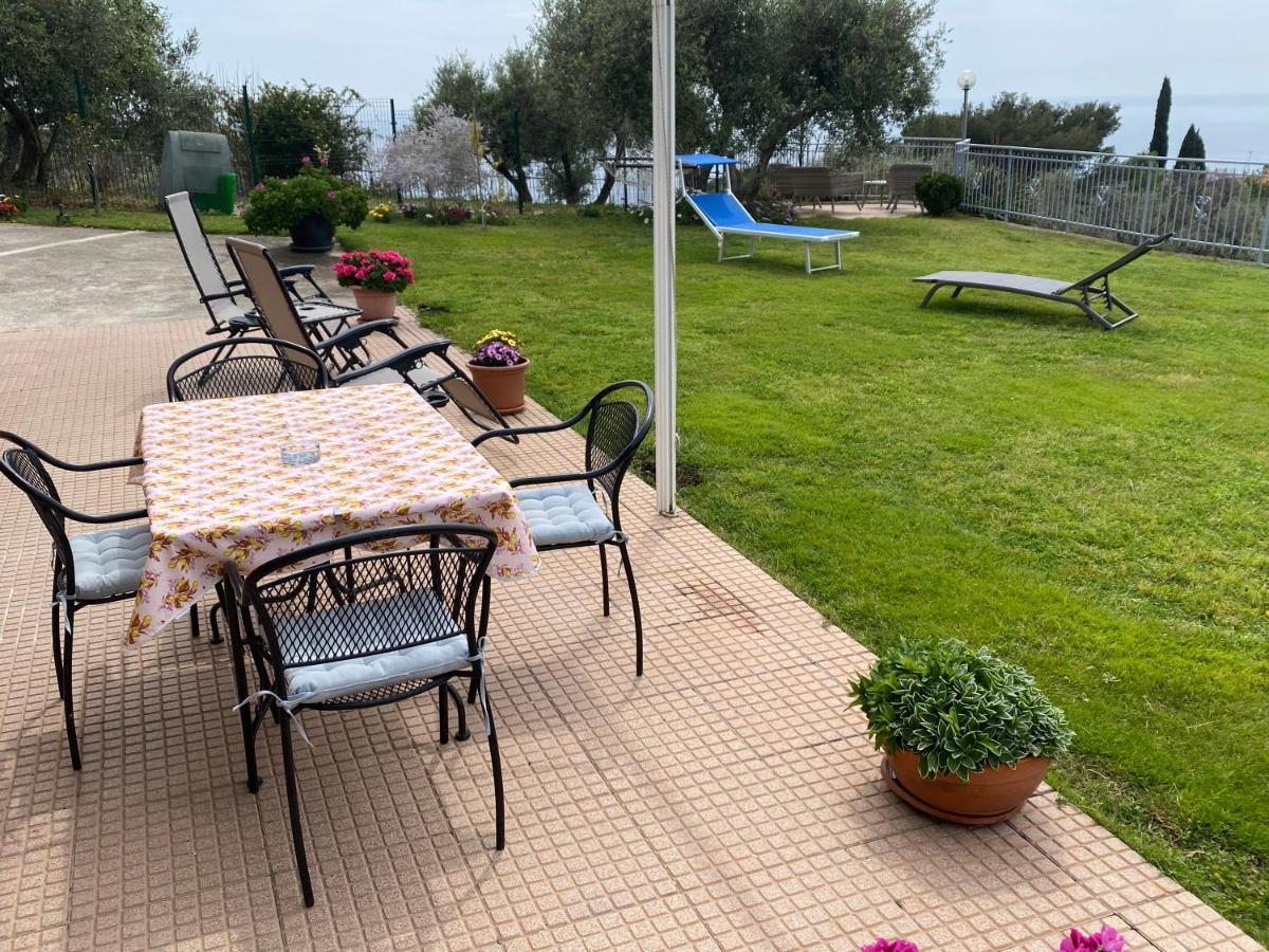 Casa Vista Mare - Superb Garden And Parking Included Villa Imperia Exteriör bild