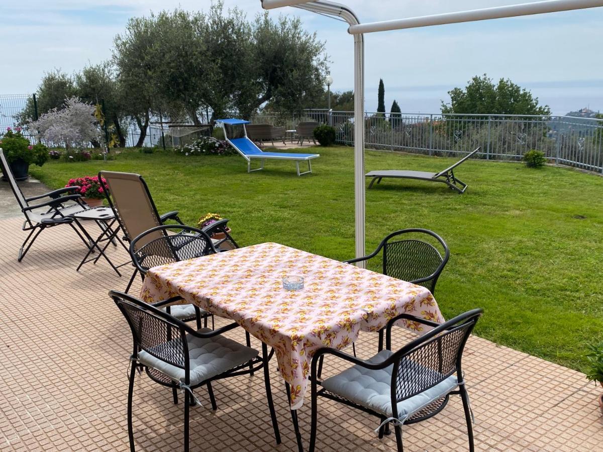 Casa Vista Mare - Superb Garden And Parking Included Villa Imperia Exteriör bild