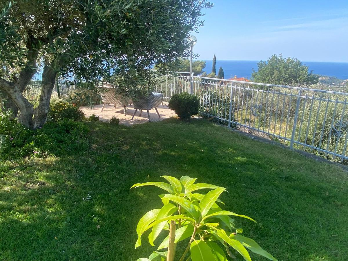 Casa Vista Mare - Superb Garden And Parking Included Villa Imperia Exteriör bild