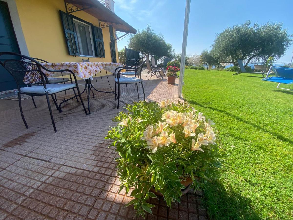 Casa Vista Mare - Superb Garden And Parking Included Villa Imperia Exteriör bild
