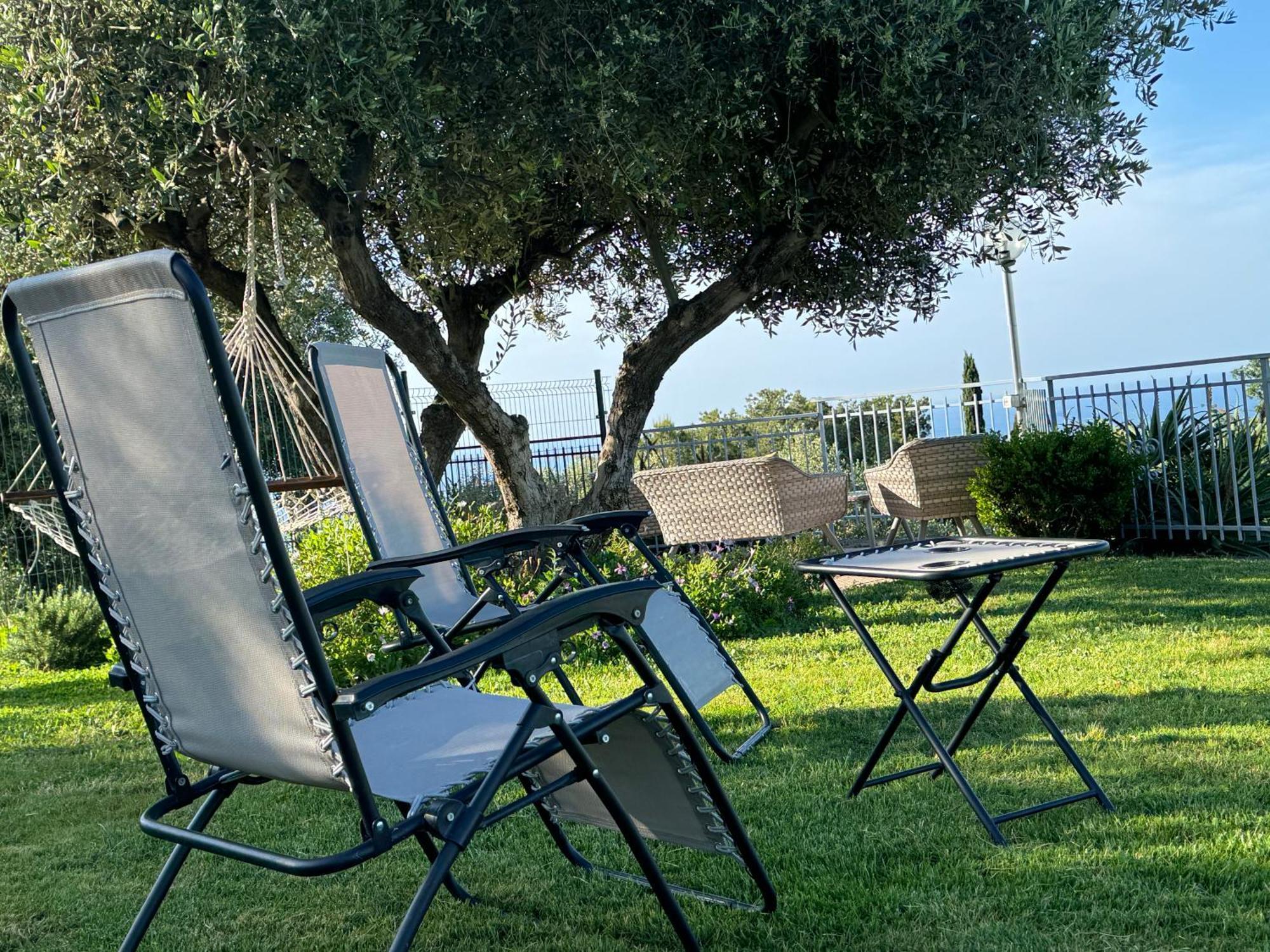 Casa Vista Mare - Superb Garden And Parking Included Villa Imperia Exteriör bild